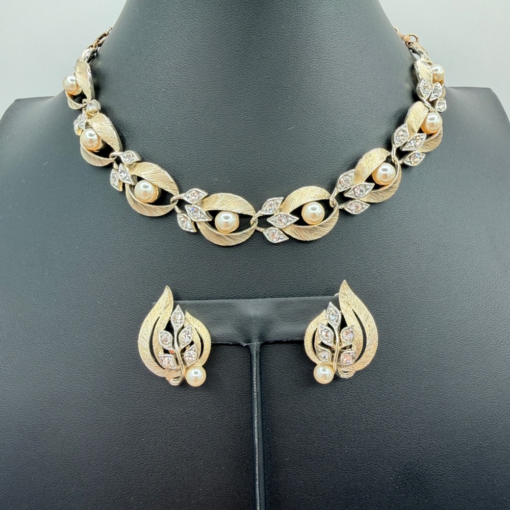 LISNER Vintage Signed Gold and Pearl Choker and Clip Earrings Set
